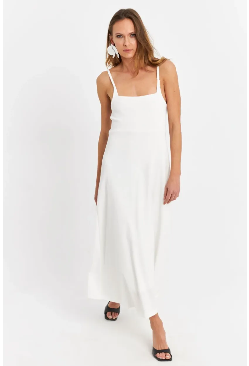 Kadın Beyaz Askılı Bürümcük Midi Elbise EY3057
