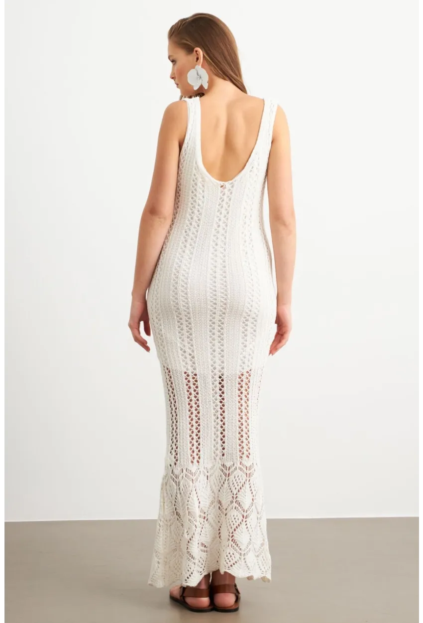 Kadın Beyaz Astarlı Ajurlu Maxi Elbise MBE15001