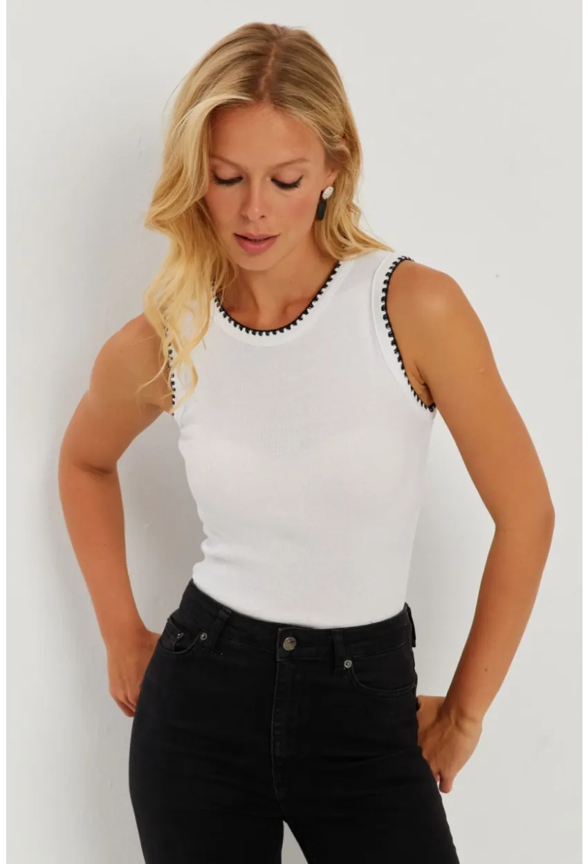 Kadın Beyaz Biyeli Kaşkorse Bluz AYD318