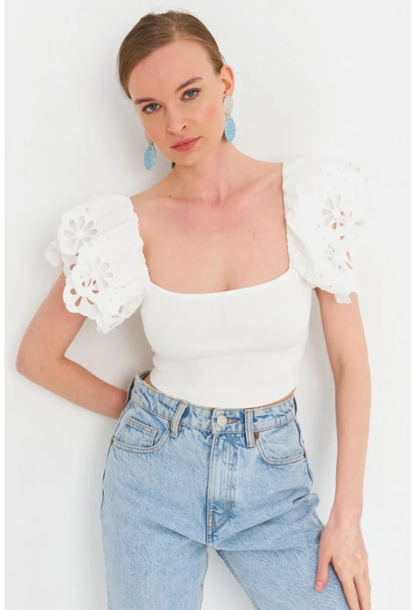 Kadın Beyaz Brode Crop Bluz TPG08