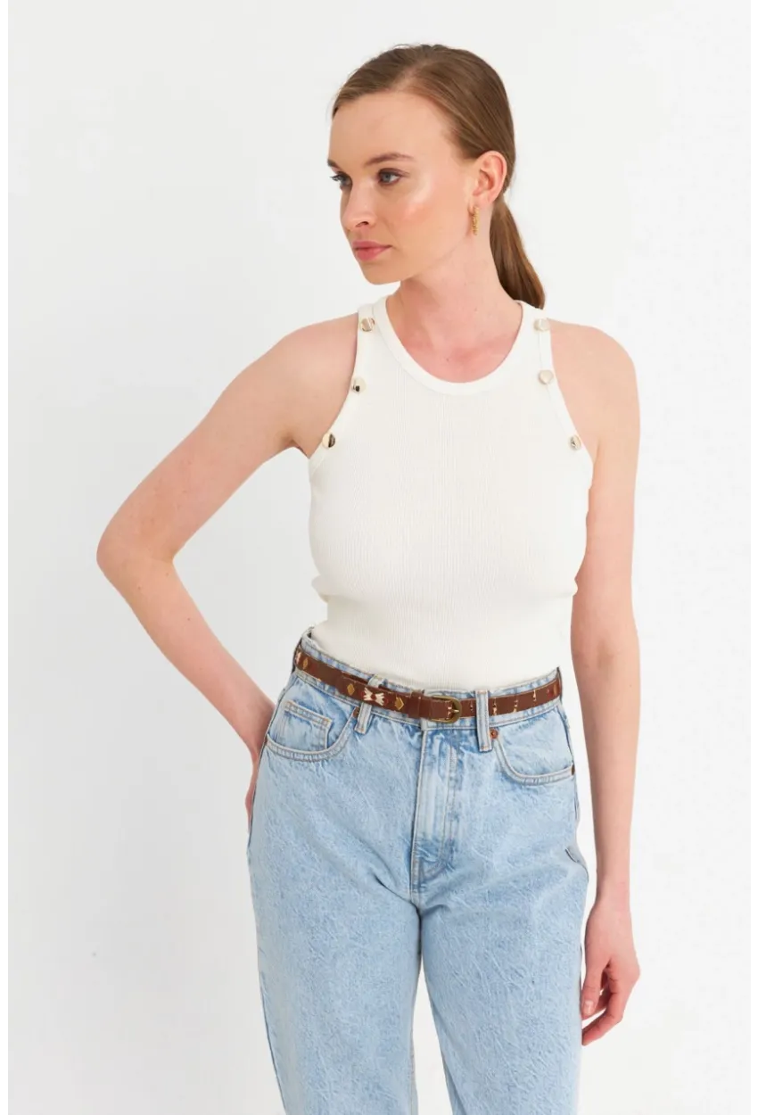 Kadın Beyaz Düğme Detaylı Kolsuz Kaşkorse Bluz TF55