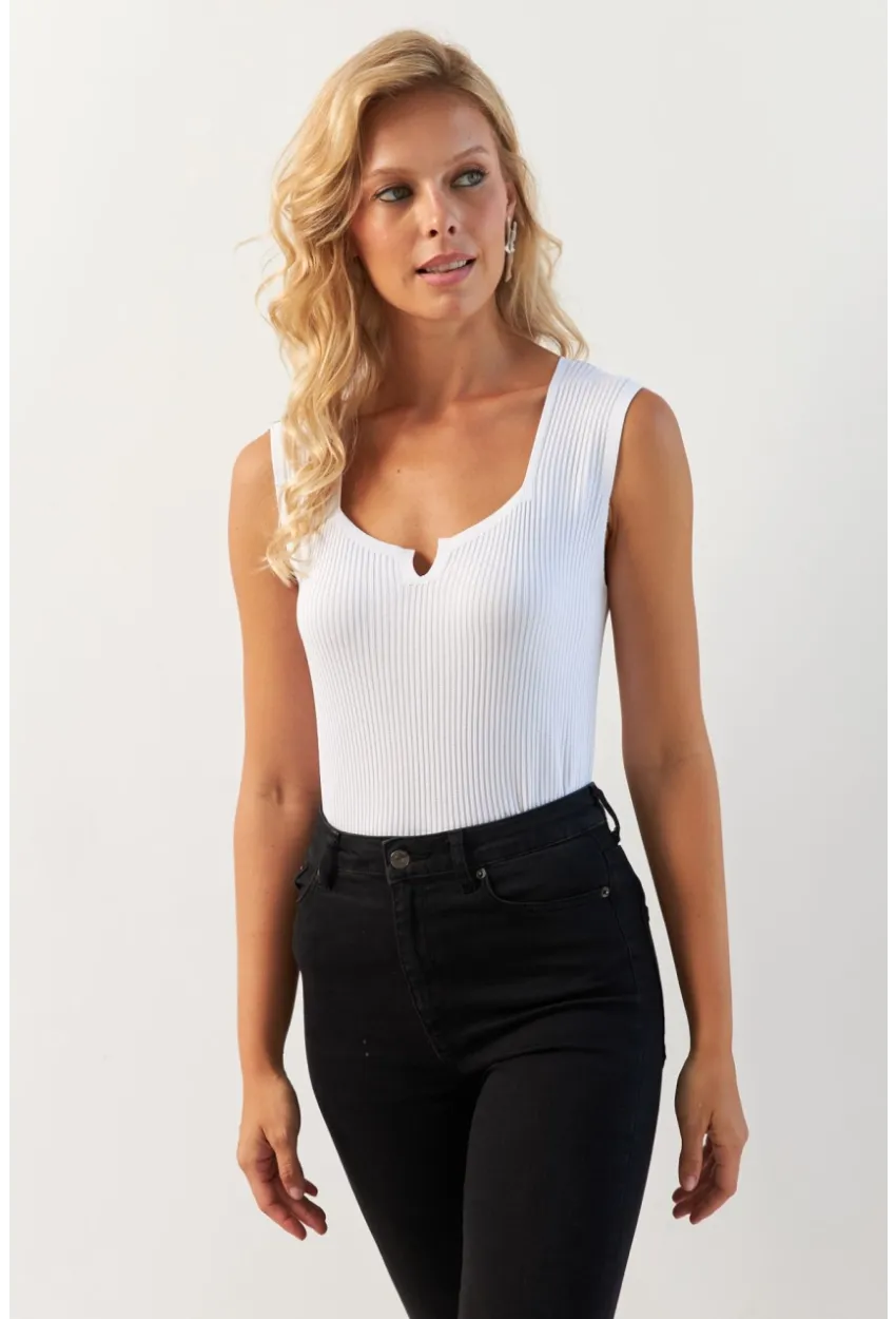 Kadın Beyaz Kare Yaka Triko Bluz SMT243