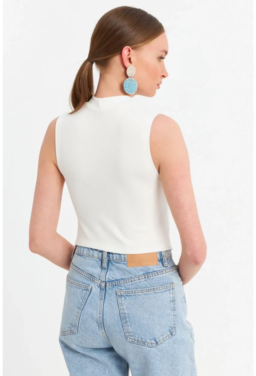 Kadın Beyaz Kolsuz Crop Bluz ZH07