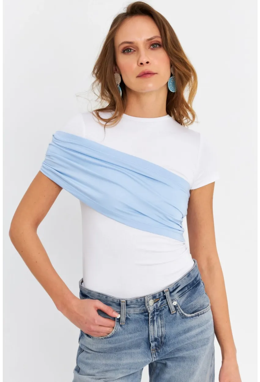 Kadın Beyaz-Mavi Çapraz Bloklu Bluz EY3073