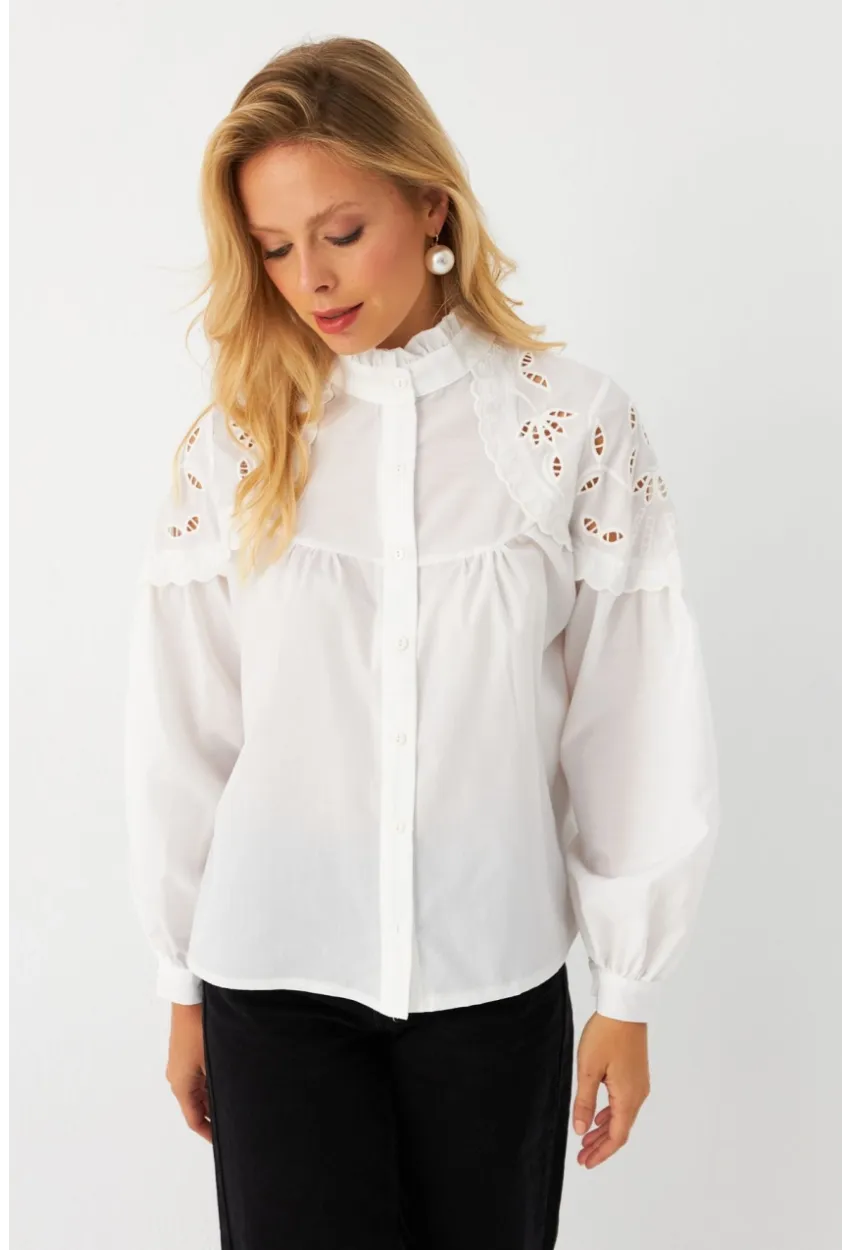Kadın Beyaz Nakışlı Gömlek MQS2093