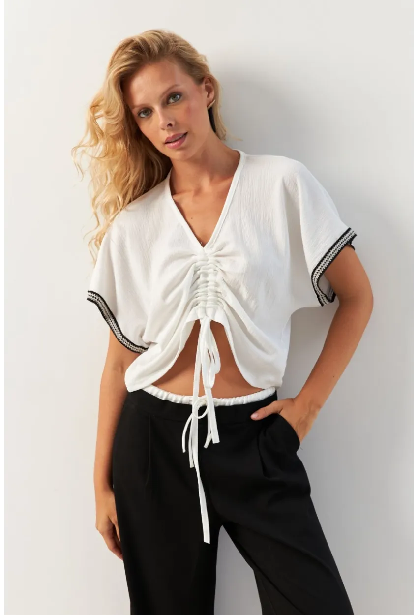 Kadın Beyaz Önü Büzgülü Bluz XL2039