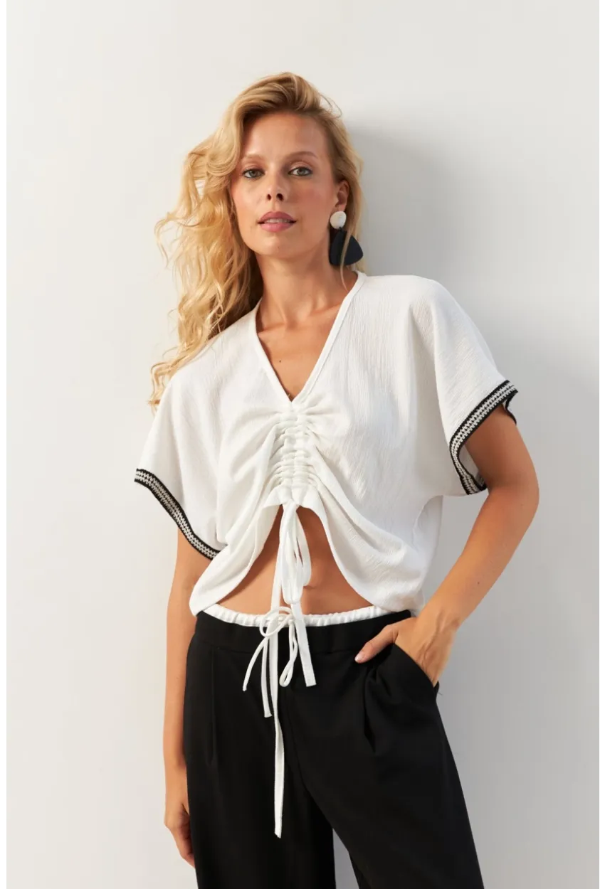 Kadın Beyaz Önü Büzgülü Bluz XL2039