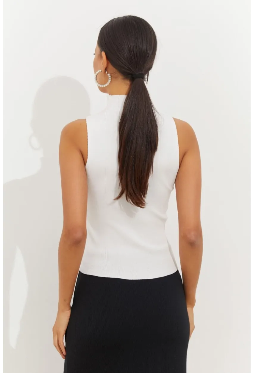 Kadın Beyaz Önü Damla Kolsuz Triko Bluz YV112