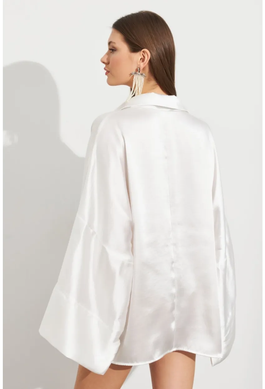 Kadın Beyaz Oversize Gömlek ROP106