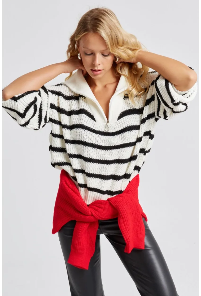 Kadın Beyaz-Siyah Fermuarlı Çizgili Kazak MSS133
