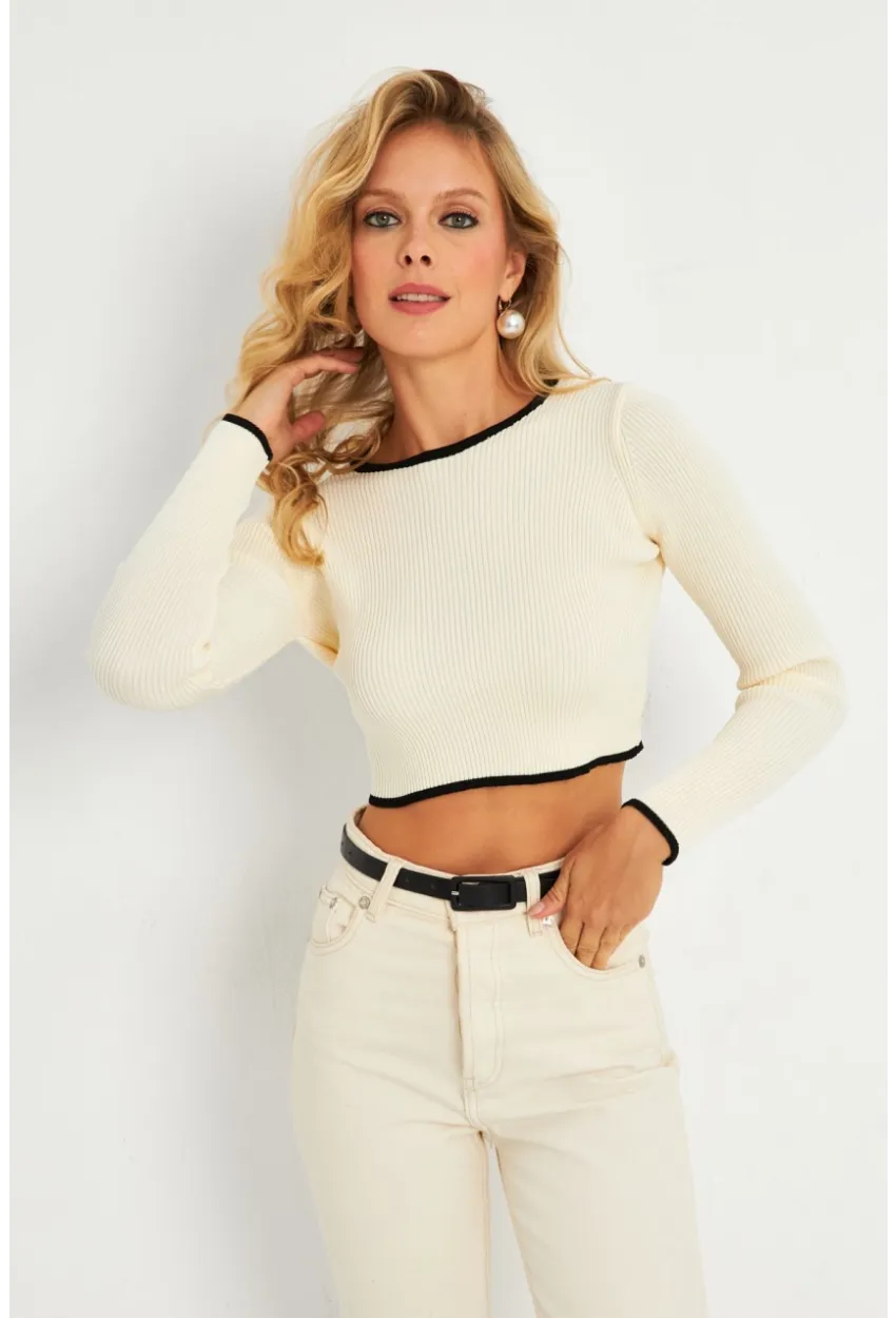 Kadın Beyaz-Siyah Sırtı Açık Bluz YV270