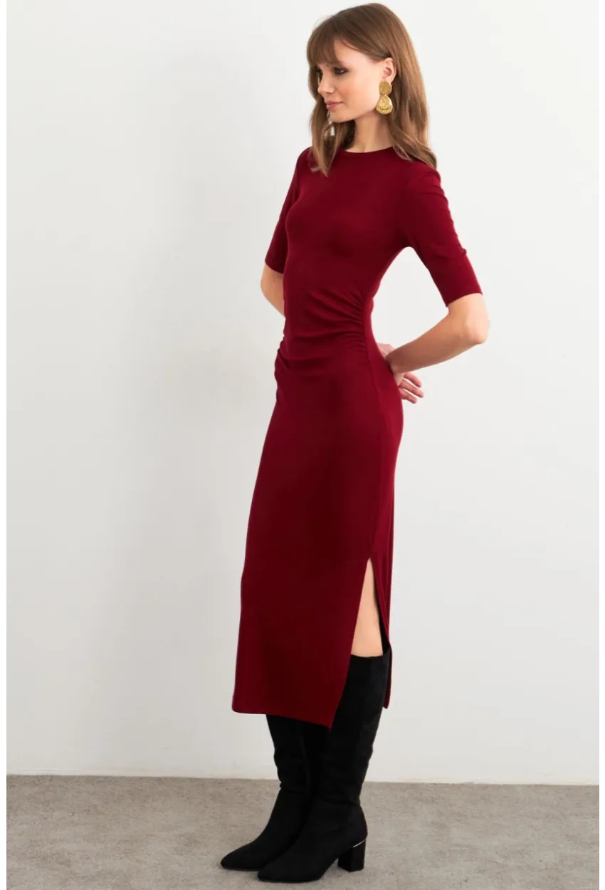 Kadın Bordo Büzgülü Yırtmaçlı Tshırt Elbise FS9594