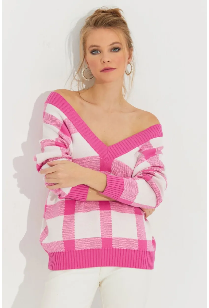 Kadın Ekru-Pembe V Yaka Ekose Triko Kazak TH1102