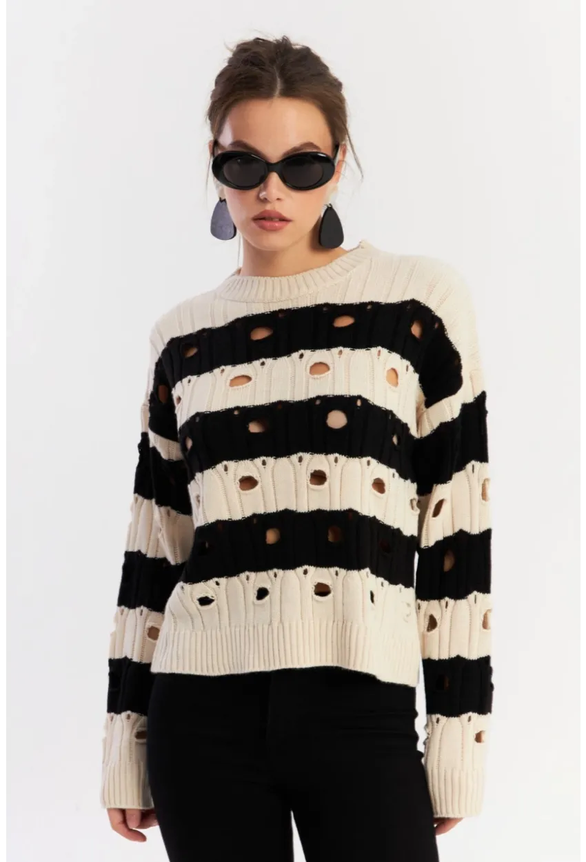 Kadın Ekru-Siyah Çizgili Yırtık Triko Kazak PP2342