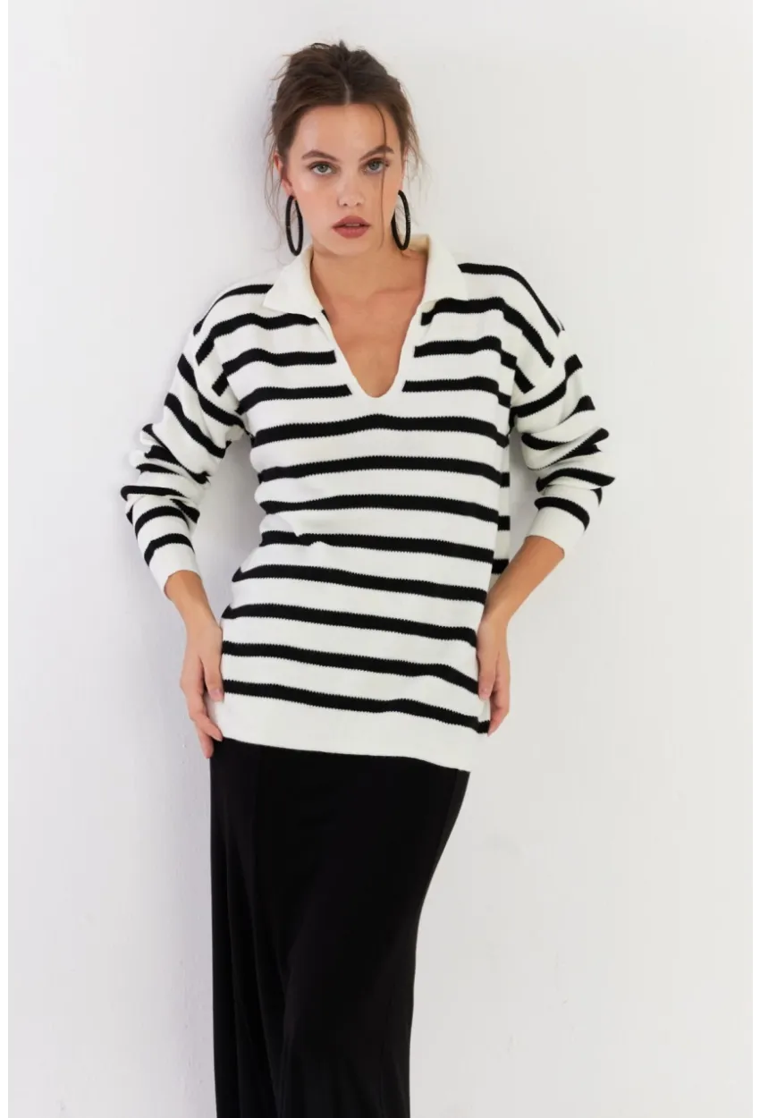 Kadın Ekru-Siyah Polo Yaka Çizgili Triko Kazak SE01