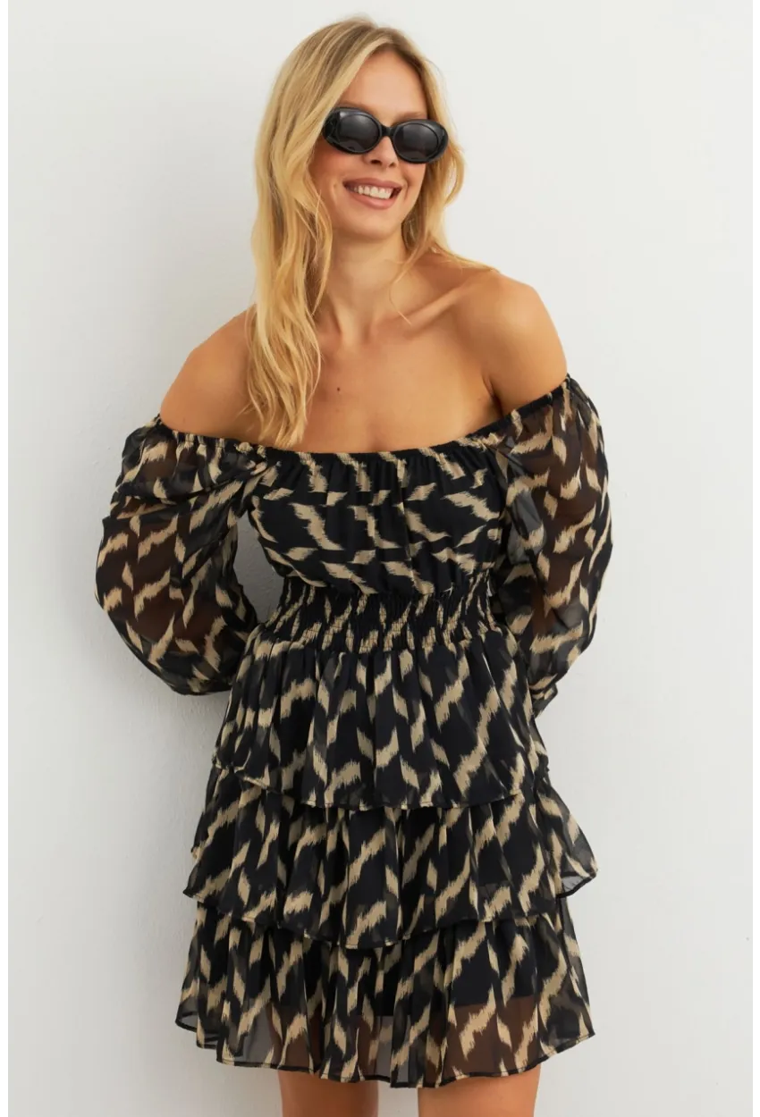 Kadın Ekru-Siyah Volanlı Şifon Mini Elbise KSD2831