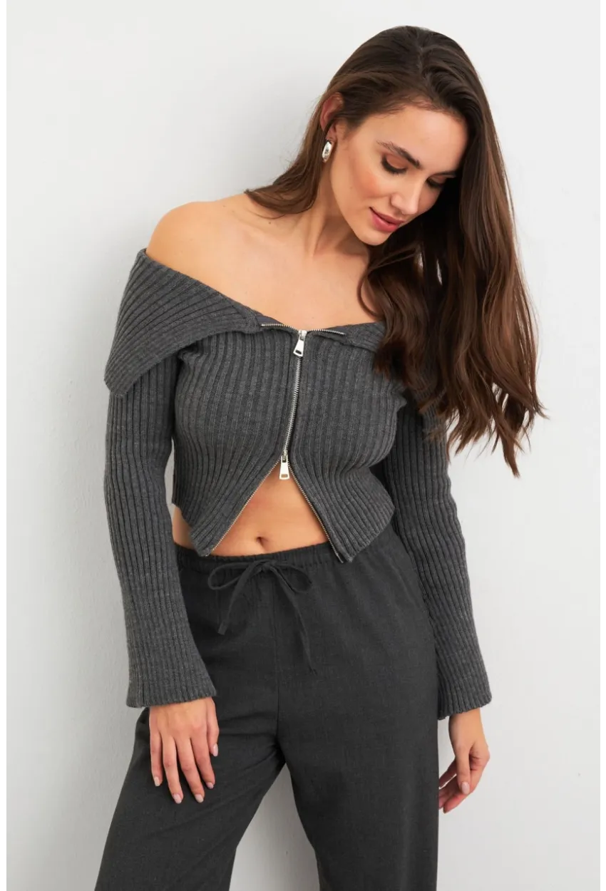 Kadın Gri Devrik Yaka Kısa Hırka TEM103