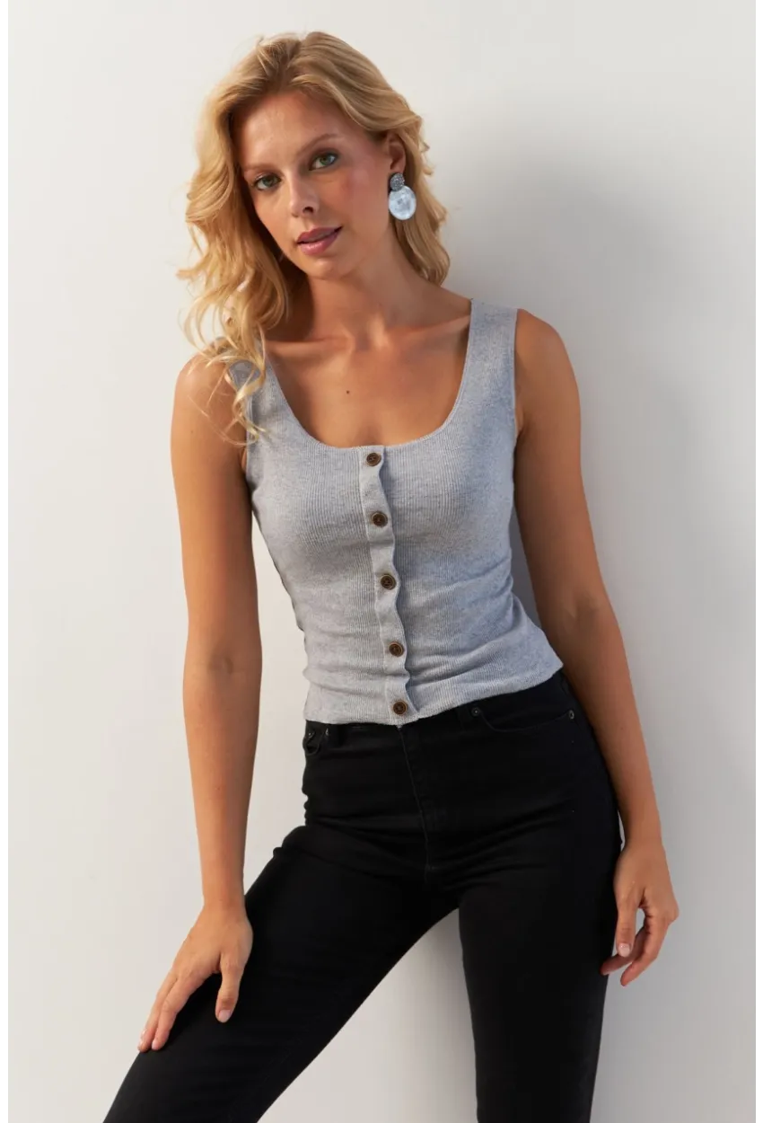 Kadın Gri Düğme Aksesuarlı Bluz MK14
