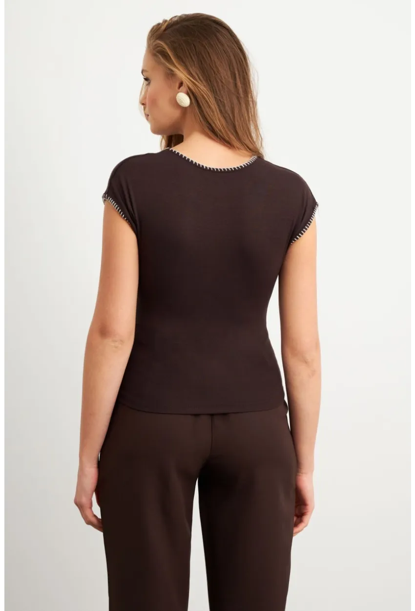 Kadın Kahverengi Kontrast Dikişli T-Shirt FLU766