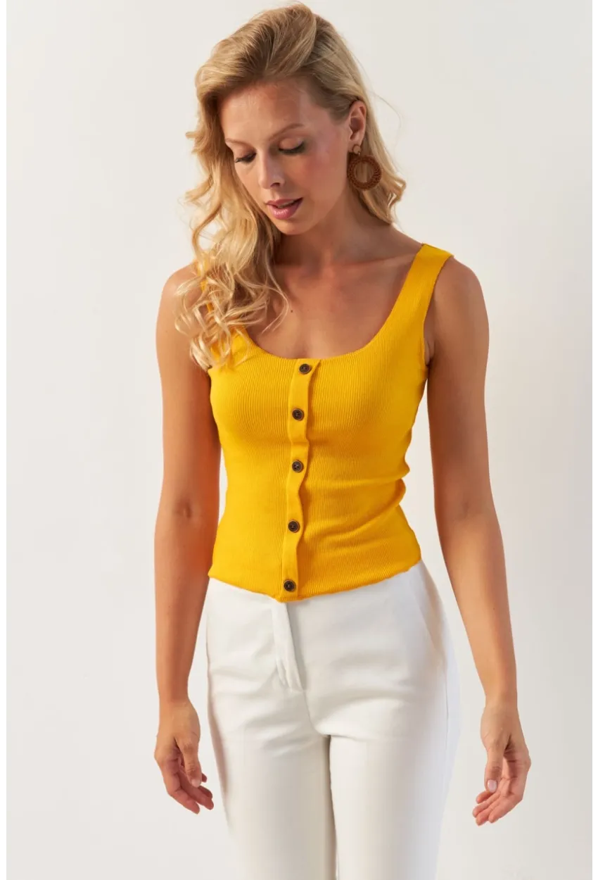 Kadın Sarı Düğme Aksesuarlı Bluz MK14