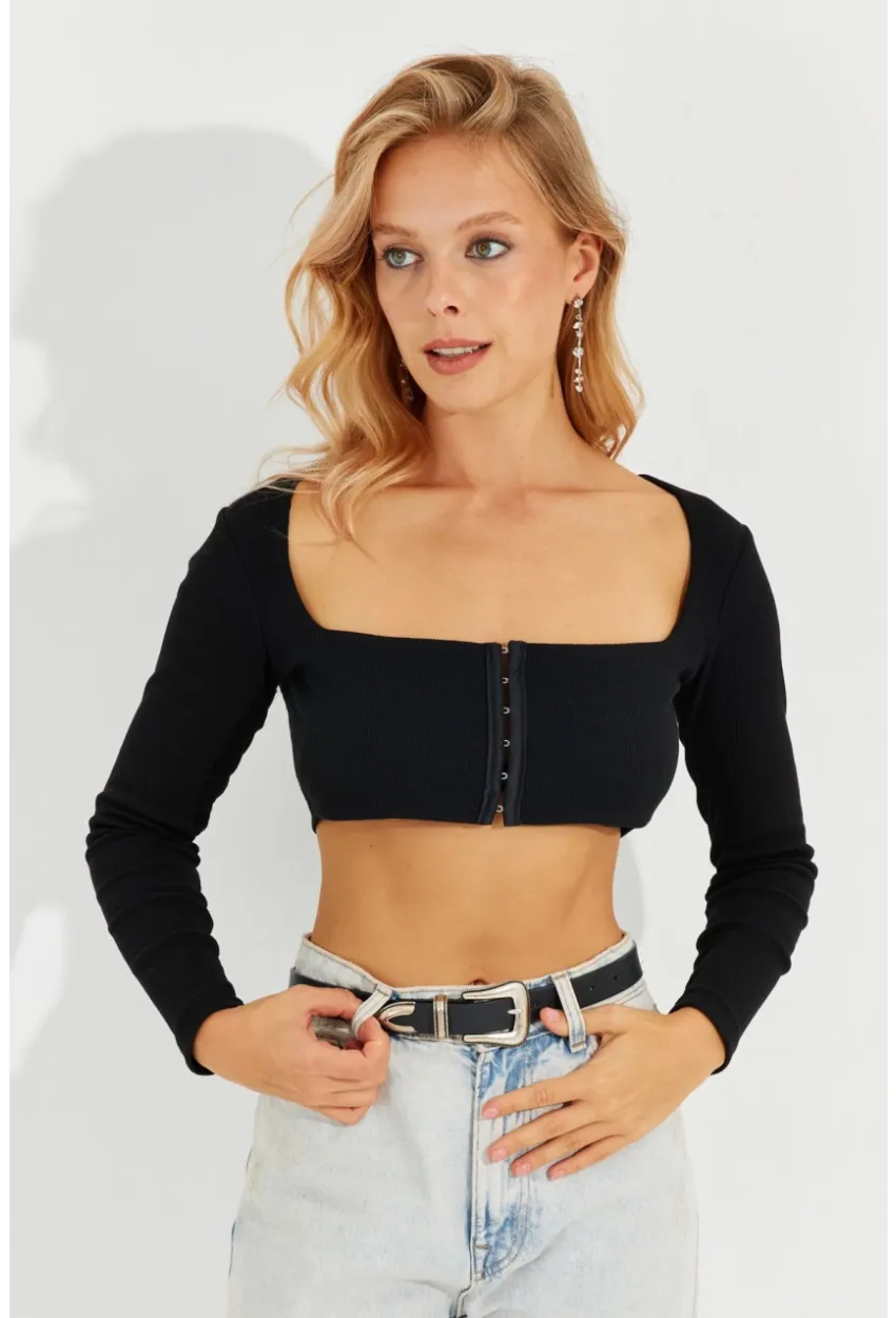 Kadın Siyah Agraflı Kaşkorse Crop Bluz EY2571