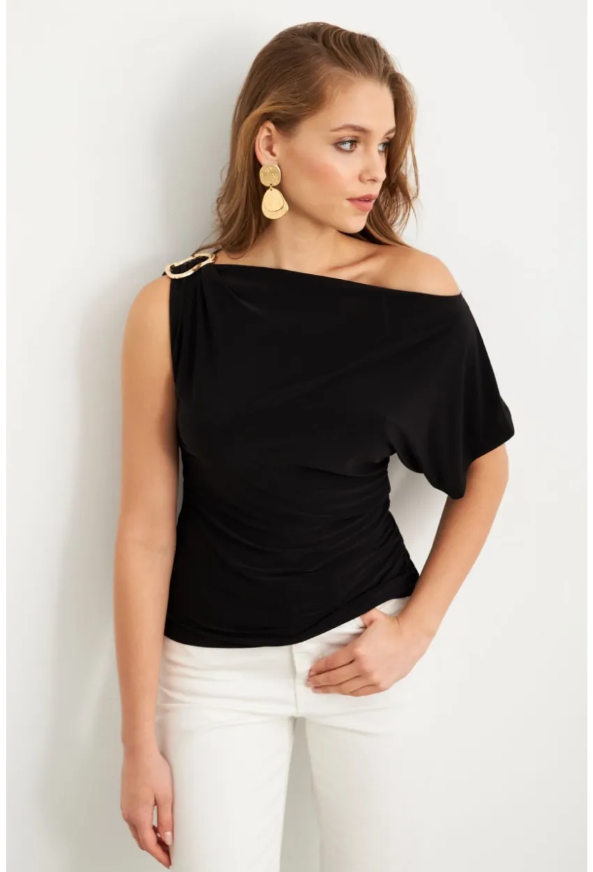 Kadın Siyah Aksesuarlı Asimetrik Kol Bluz VA102