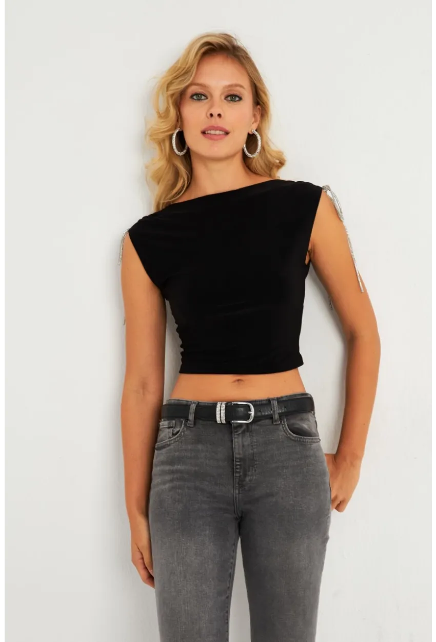 Kadın Siyah Aksesuarlı Crop Bluz GÇ186