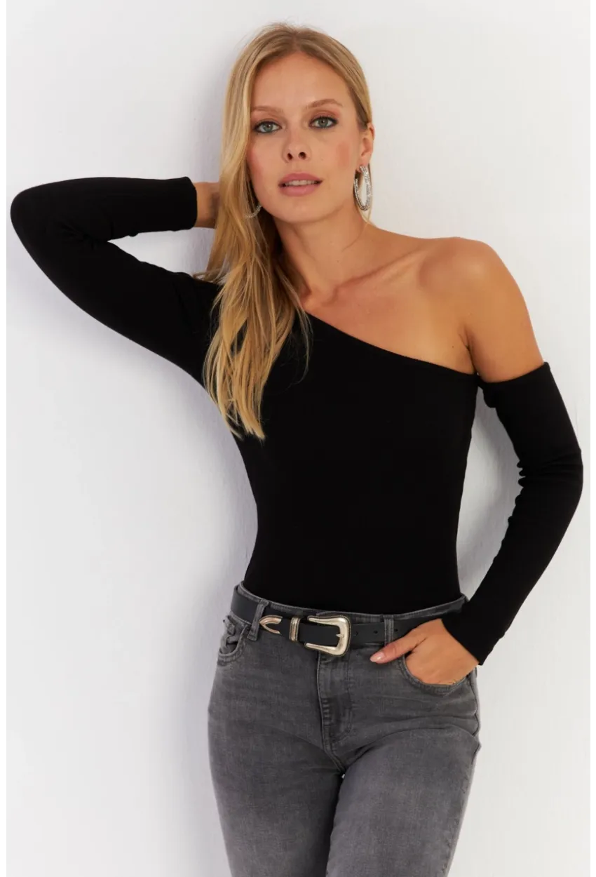 Kadın Siyah Asimetrik Kollu Kaşkorse Bluz HOR1