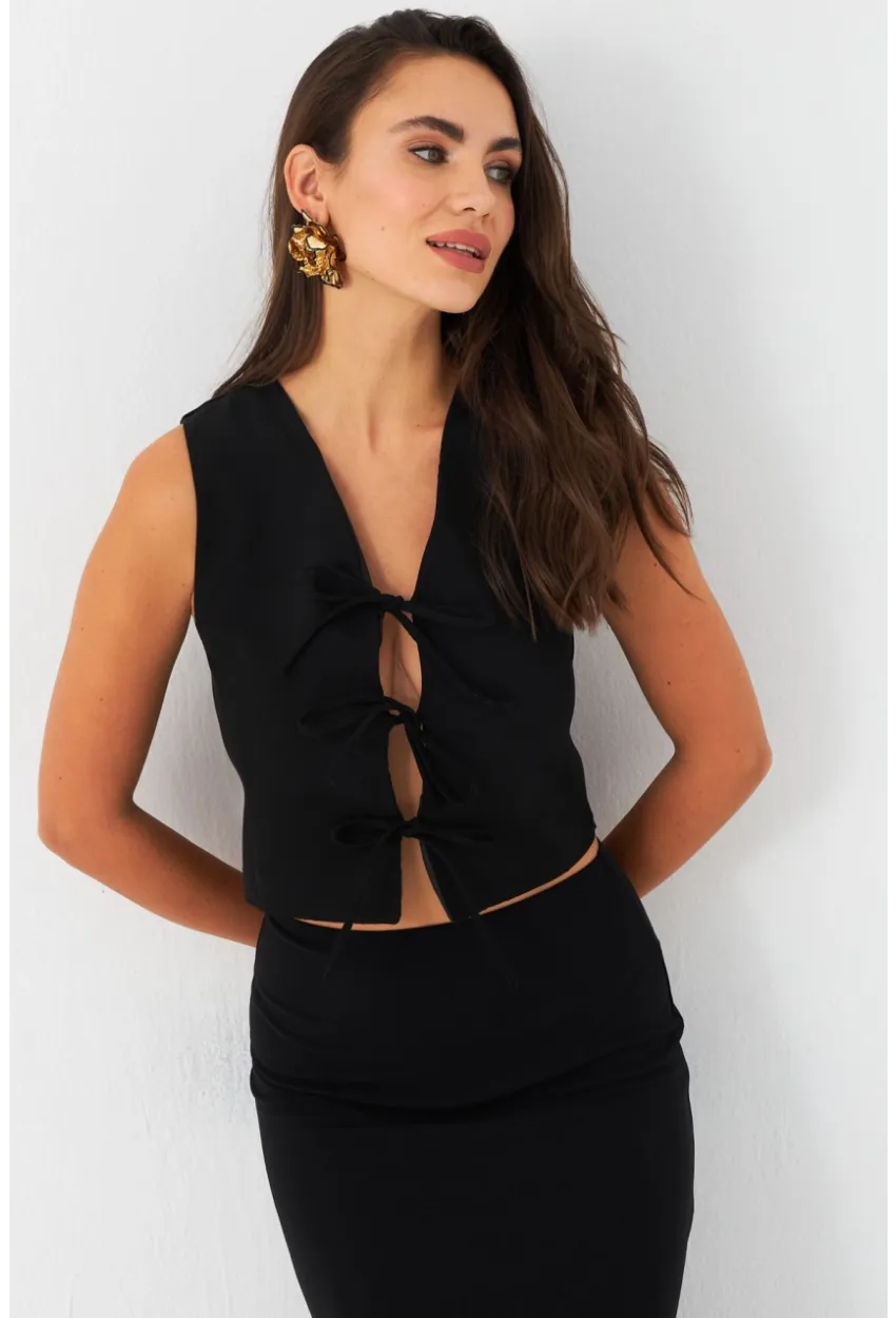 Kadın Siyah Bağlama Detaylı Astarlı Yelek ELA6645
