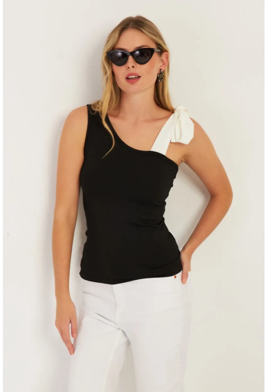 Kadın Siyah Bağlamalı Bluz EY2774