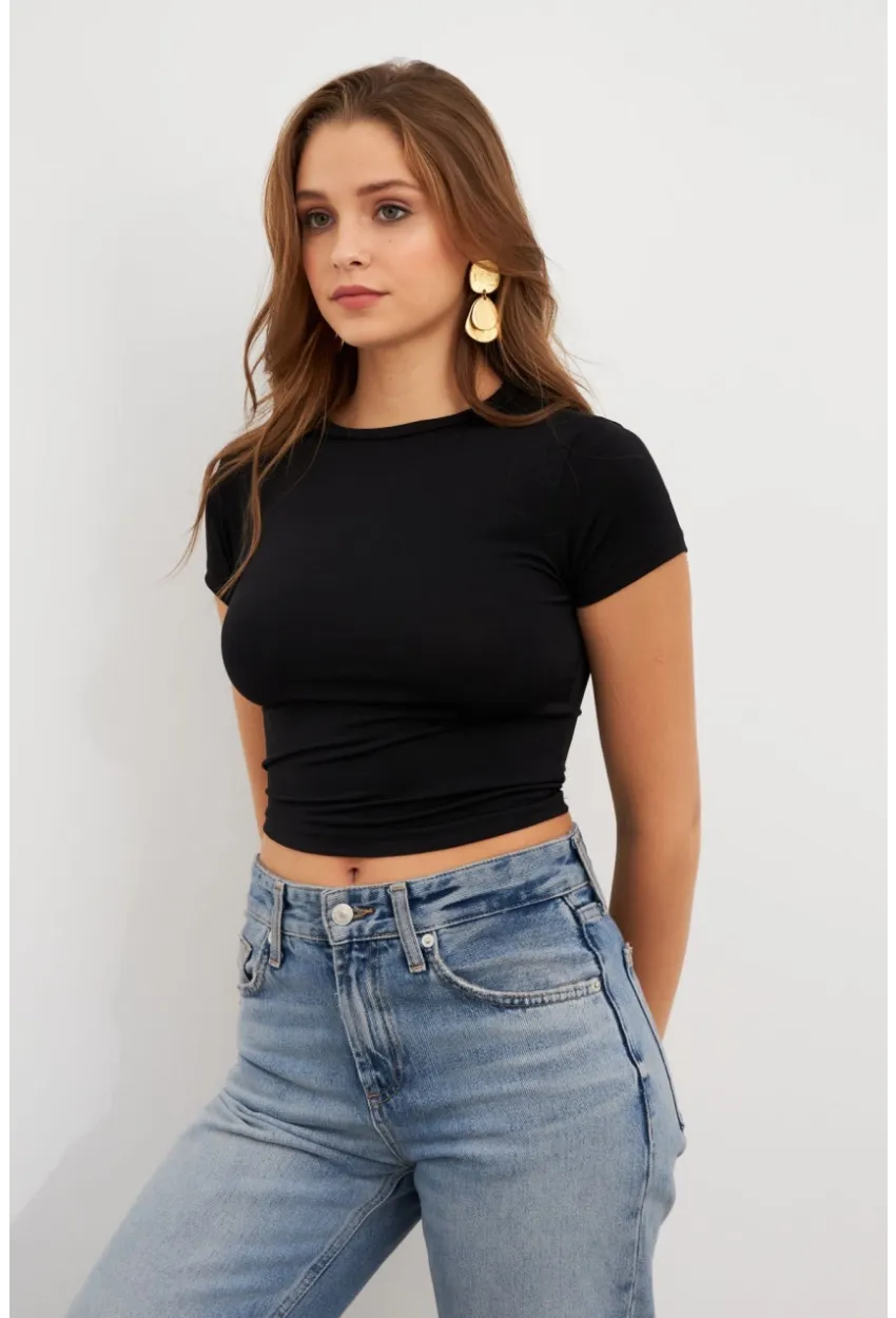 Kadın Siyah Basic Kısa Kollu Bluz UG2444