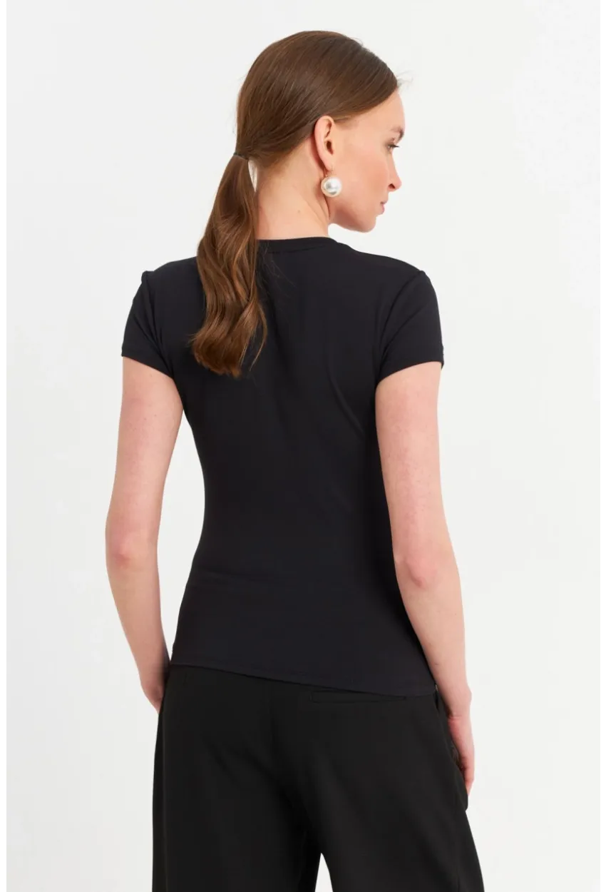 Kadın Siyah Basic T-Shirt FLS07