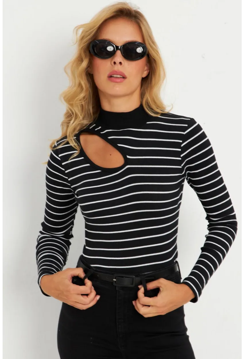 Kadın Siyah-Beyaz Çapraz Yaka Yarım Balıkçı Bluz B1404