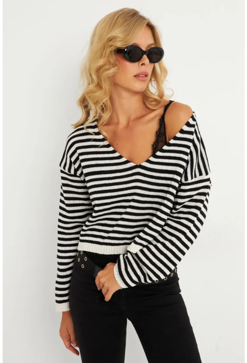 Kadın Siyah-Beyaz Çizgili Triko Bluz YV278