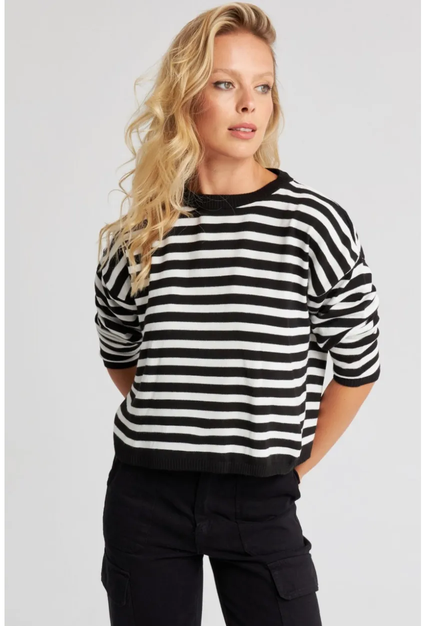 Kadın Siyah-Beyaz Çizgili Triko İnce Kazak YV211