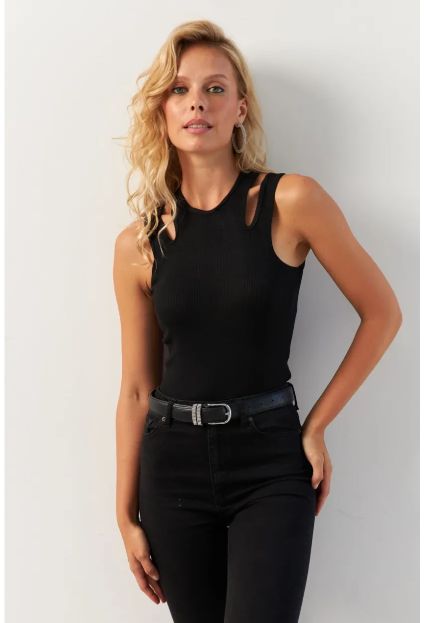 Kadın Siyah-Beyaz İkili Omuz Pencereli Bluz MK24