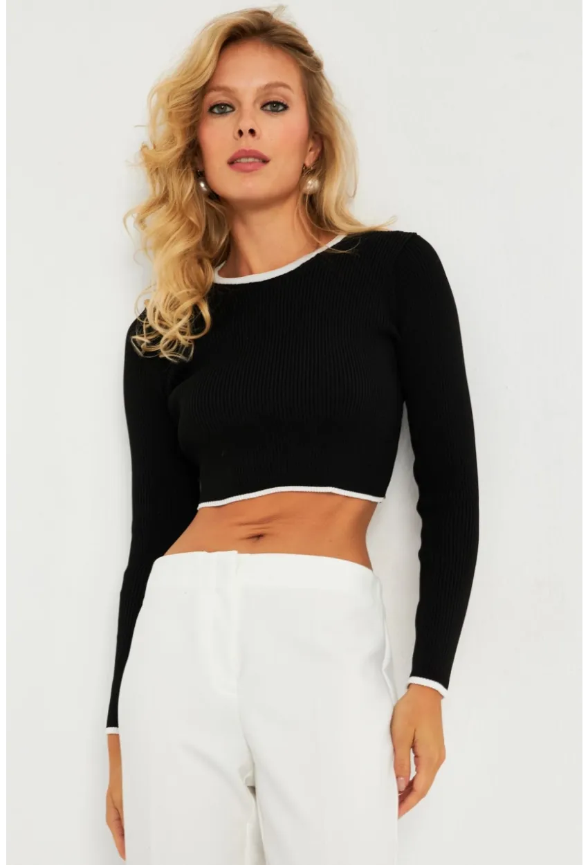 Kadın Siyah-Beyaz Sırtı Açık Bluz YV270