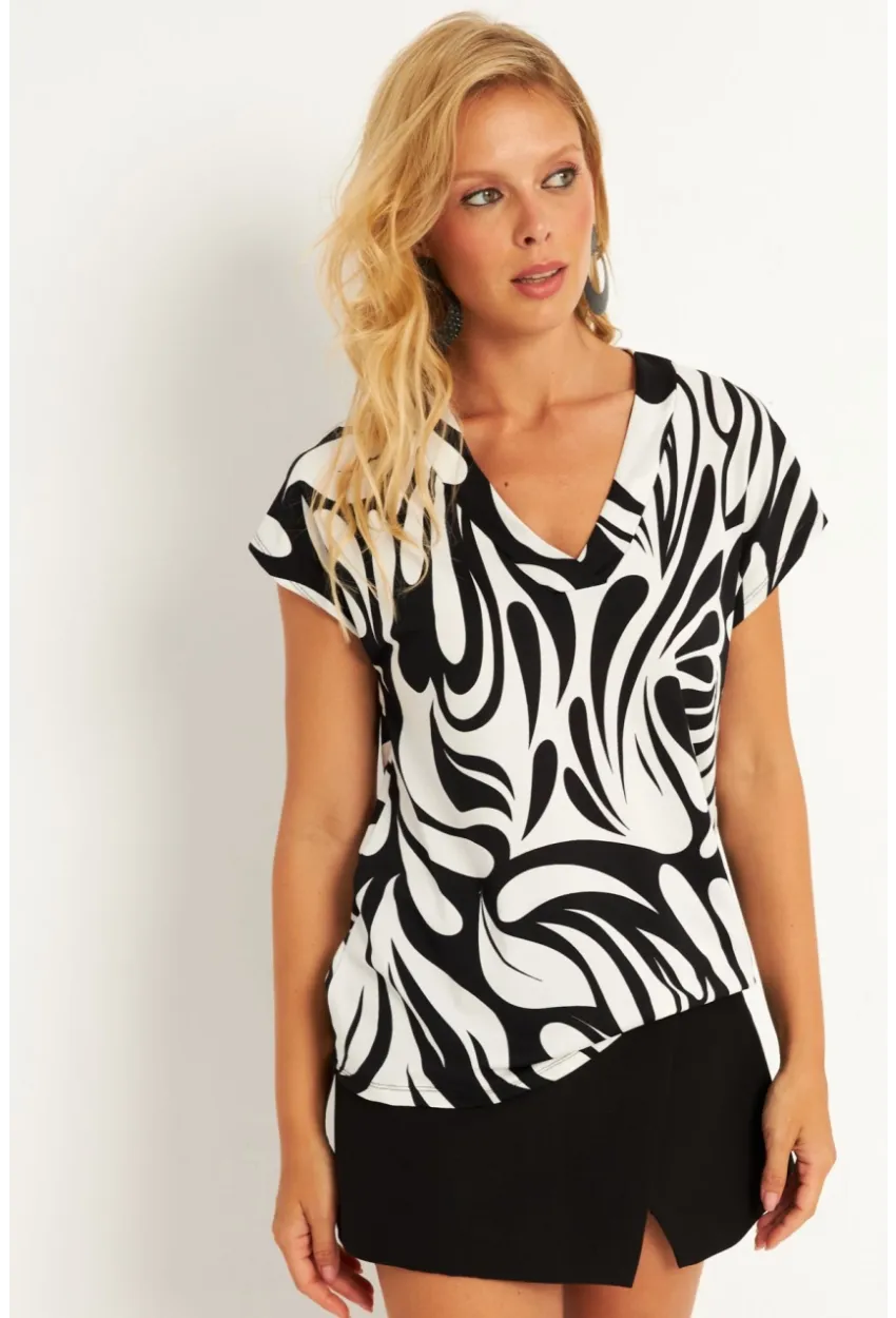 Kadın Siyah-Beyaz Zebra Desenli V Yaka Bluz AYD347