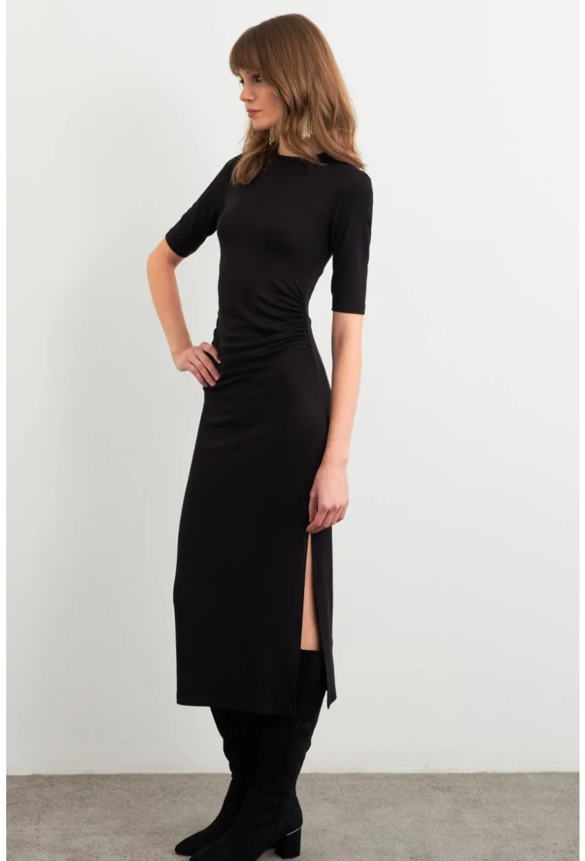 Kadın Siyah Büzgülü Yırtmaçlı Tshırt Elbise FS9594