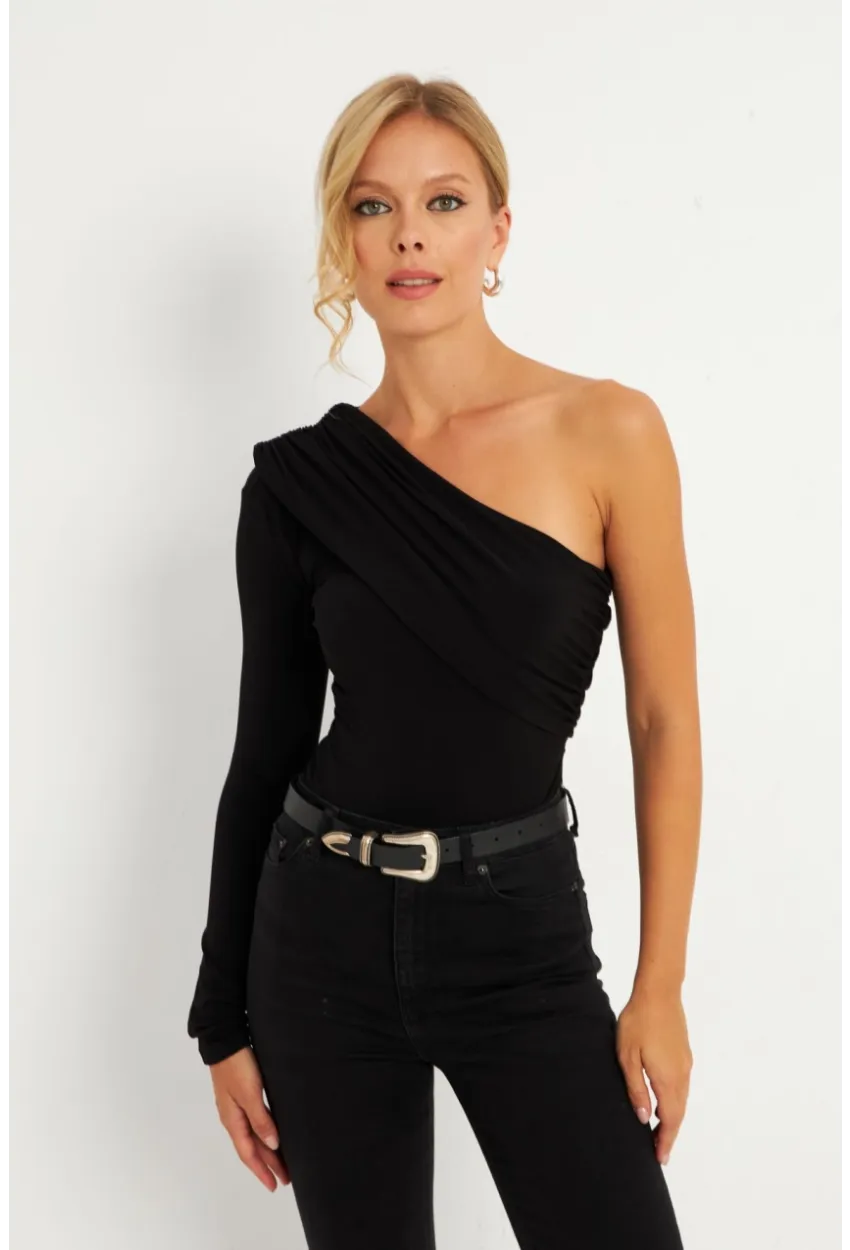 Kadın Siyah Çapraz Yaka Tek Kol Çıtçıtlı Body B5009