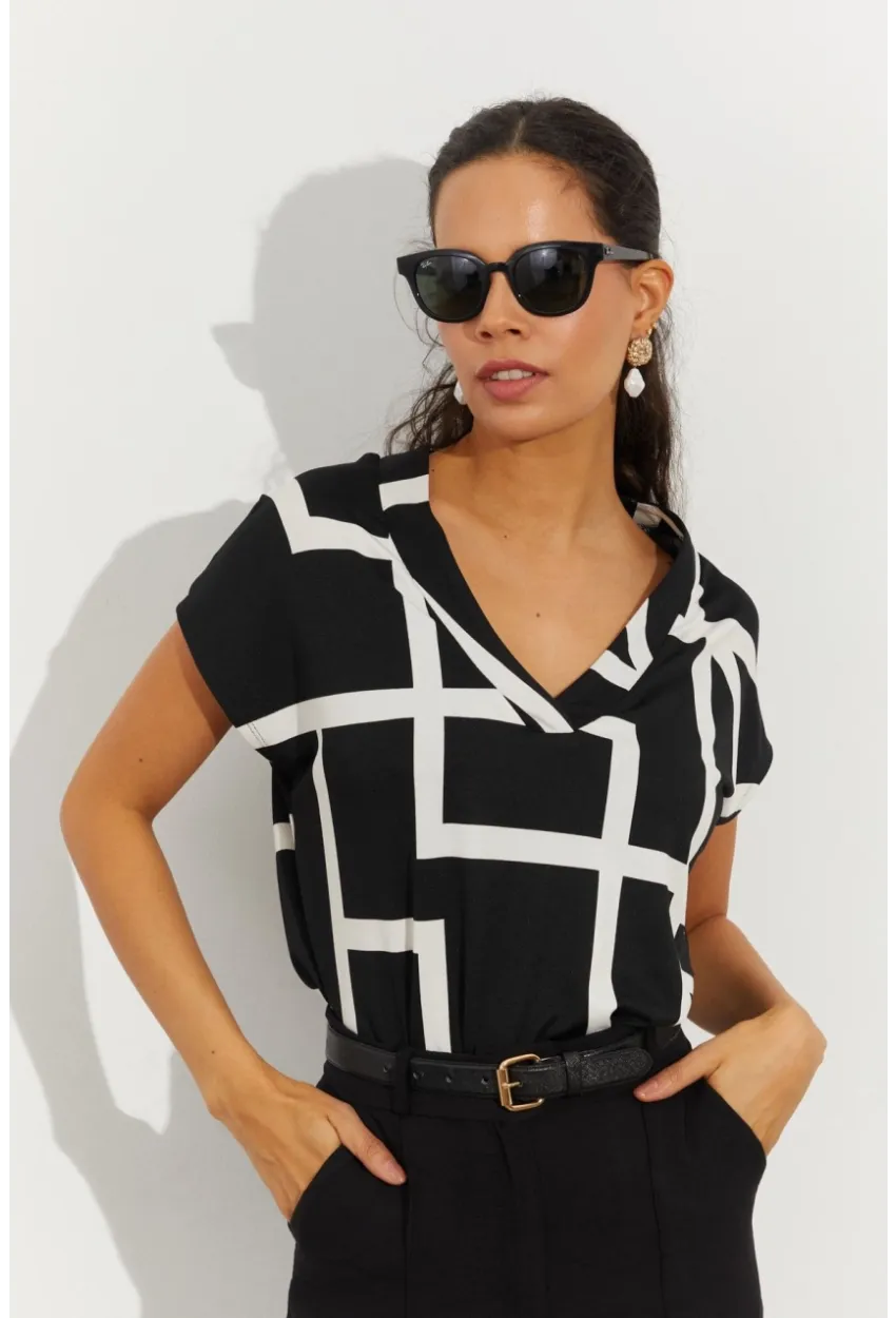 Kadın Siyah Desenli V Yaka Bluz LPP1217