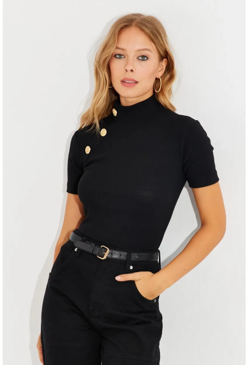 Kadın Siyah Düğme Aksesuarlı Kaşkorse Bluz EY2560