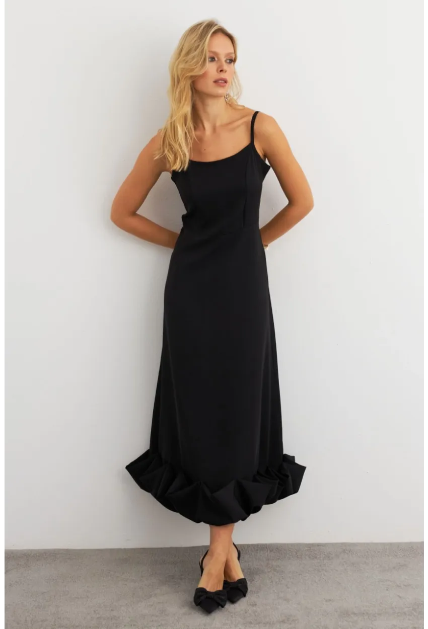 Kadın Siyah Eteği Fırfırlı Şık Maxi Elbise FRY2266
