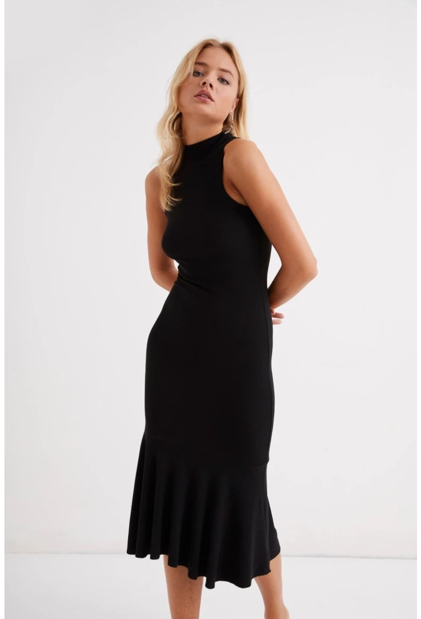 Kadın Siyah Eteği Volanlı Kaşkorse Kolsuz Elbise Yİ1888