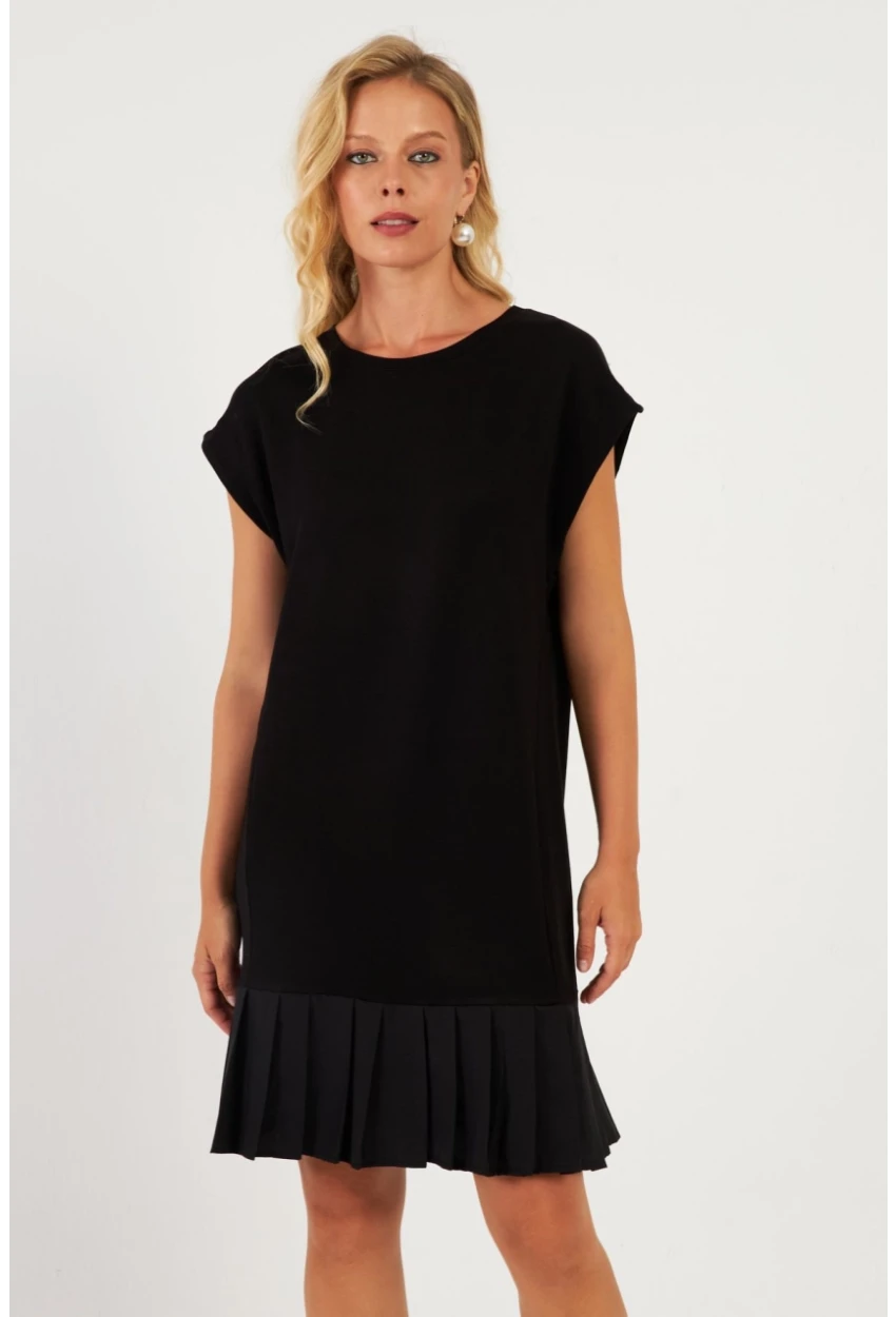 Kadın Siyah Eteği Volanlı Midi Elbise ST158