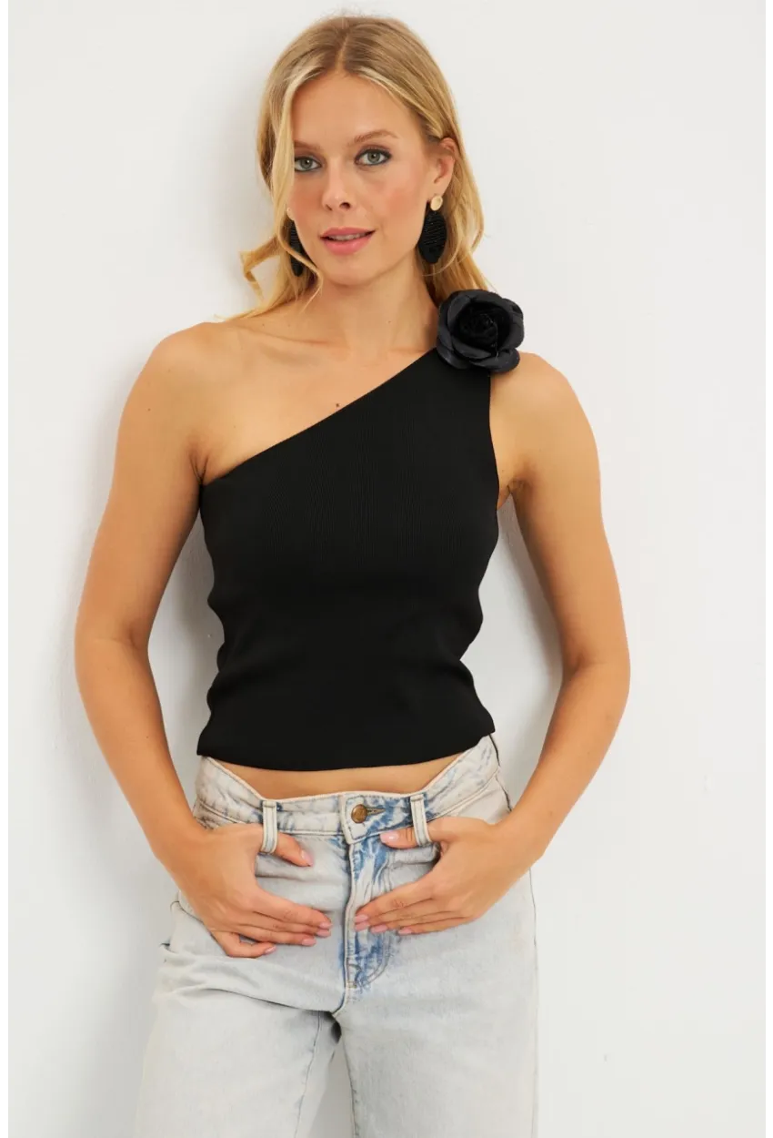 Kadın Siyah Gül Aksesuarlı Triko Bluz ET02