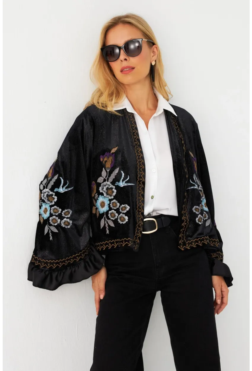 Kadın Siyah İspanyol Kol Nakışlı Kadife Simli Ceket QS5577
