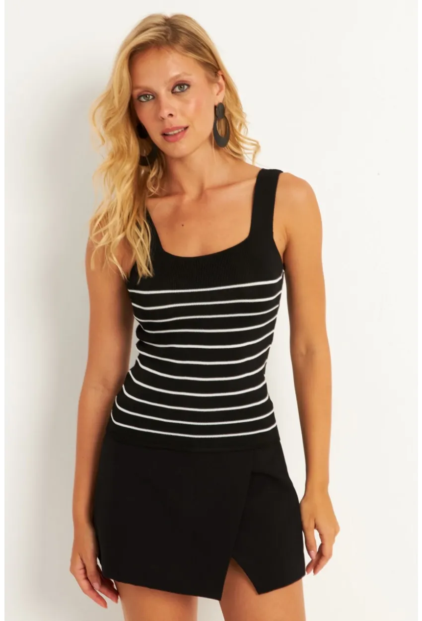 Kadın Siyah Kare Yaka Çizgili Triko Bluz KAZ15