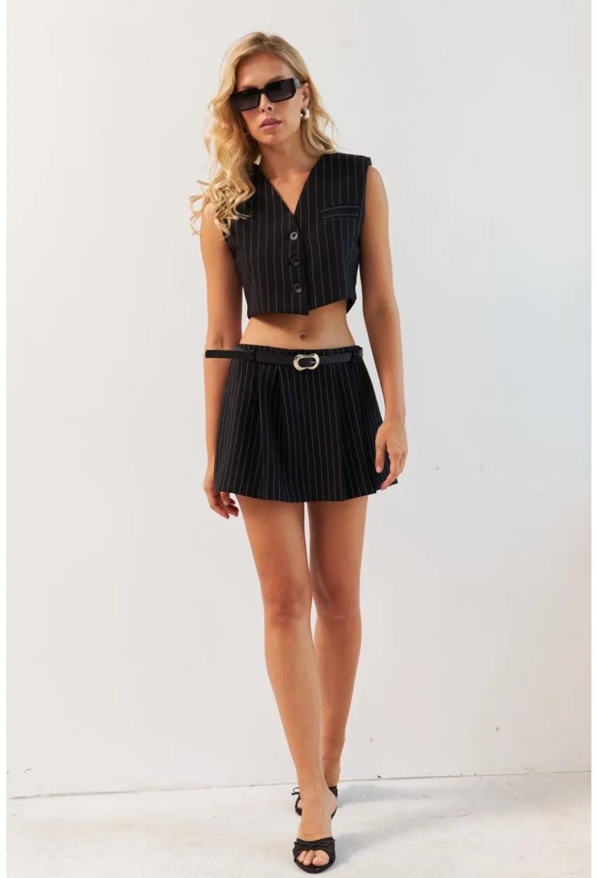 Kadın Siyah Kemerli Şort Etek TW60237