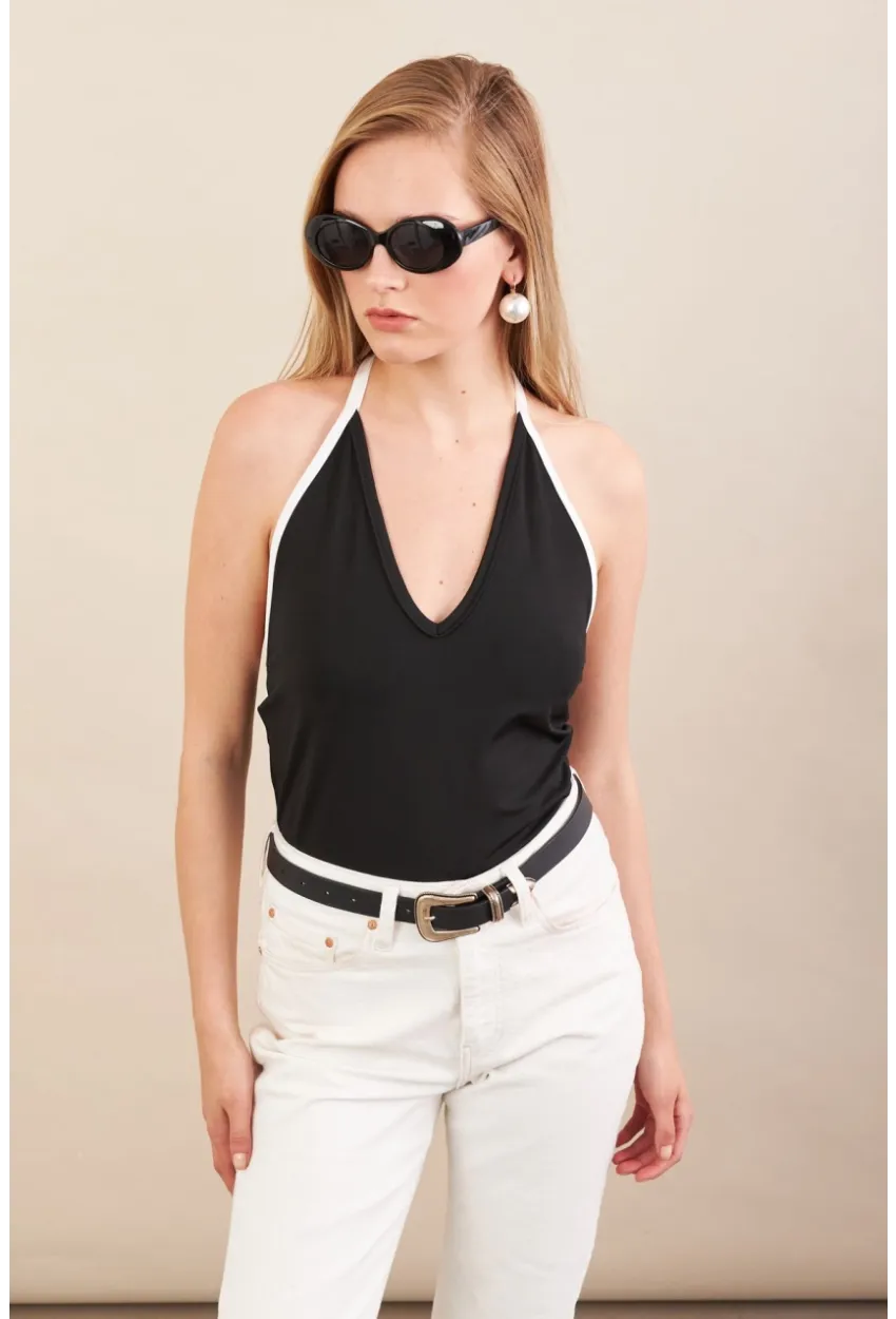 Kadın Siyah Kontrast Biyeli V Yaka Bluz EY3103